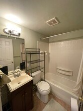 800 NE 40th St in Seattle, WA - Building Photo - Building Photo