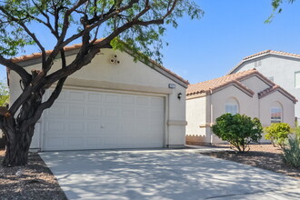 1081 Royal Valley St in Henderson, NV - Foto de edificio - Building Photo