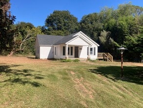 475 Old Carrollton Rd in Newnan, GA - Building Photo - Building Photo