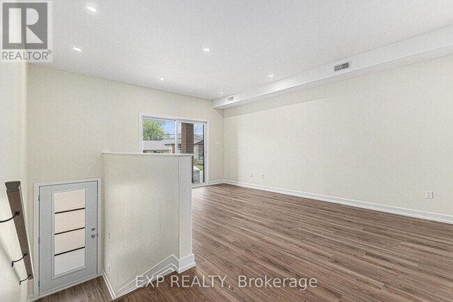 897-897 Laurier St in Clarence-Rockland, ON - Building Photo - Building Photo