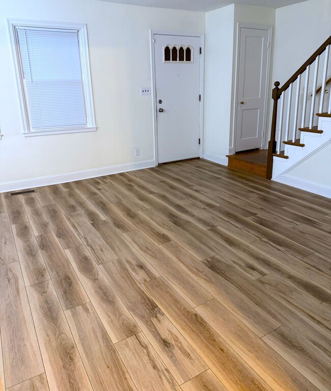 1331 Pentwood Rd in Baltimore, MD - Building Photo - Building Photo