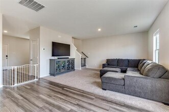 8249 Stovepipe Dr in Fort Worth, TX - Building Photo - Building Photo