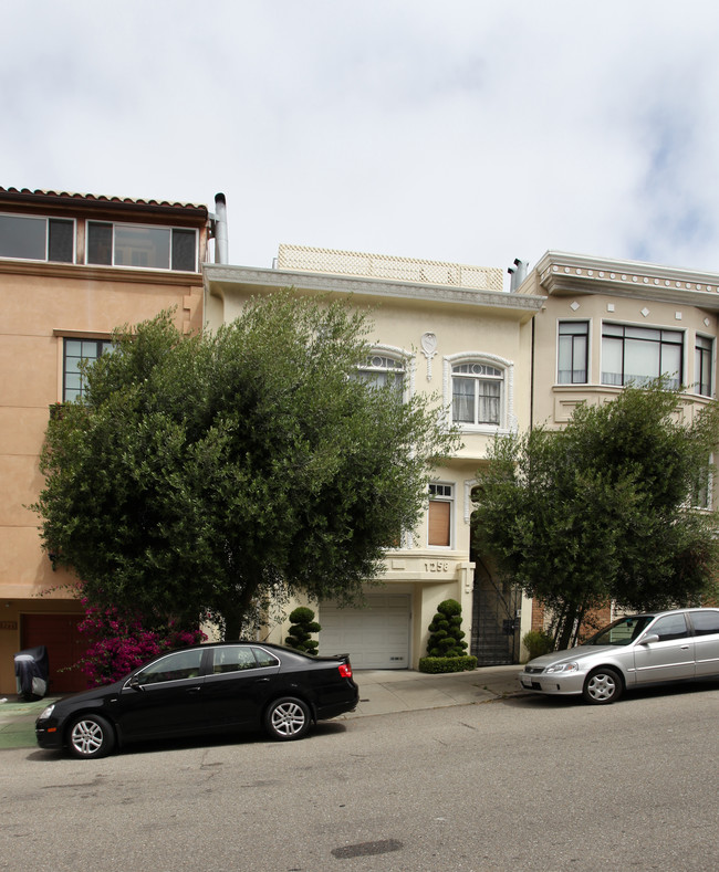 1258-1260 Chestnut St in San Francisco, CA - Foto de edificio - Building Photo