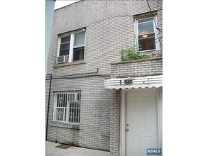 534 51st St in West New York, NJ - Building Photo - Building Photo