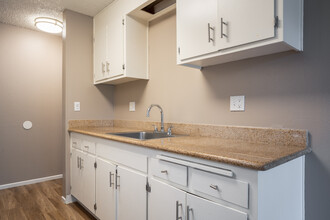 Warring Apartments in Berkeley, CA - Building Photo - Interior Photo