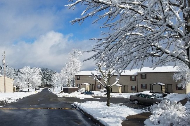 Beckley West Apartments in Beckley, WV - Building Photo - Building Photo