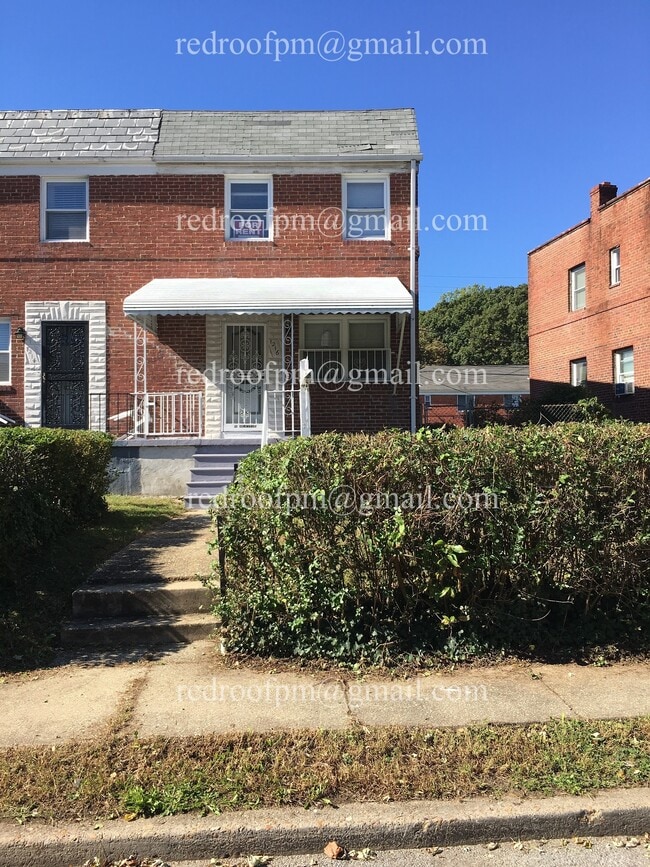 property at 1216 N Augusta Ave