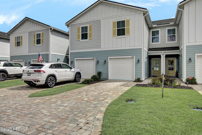 property at 469 Brandon Lks Dr