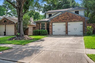 7752 High Village Dr in Houston, TX - Building Photo - Building Photo