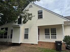 6305 Chiswick Park in Williamsburg, VA - Building Photo