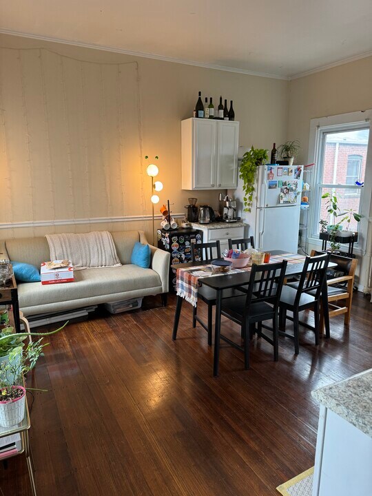 195 Green St, Unit 2 in Cambridge, MA - Building Photo