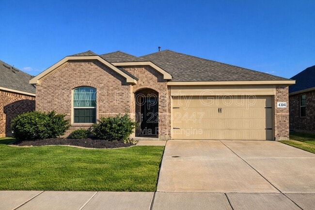 property at 1208 Mesquite Ln