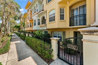 11792 Valencia Gardens Ave in Palm Beach Gardens, FL - Building Photo - Building Photo