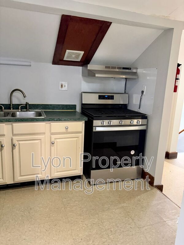 property at 262 Illinois St