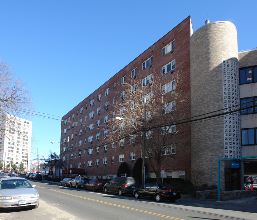 Imperial House in Stamford, CT - Foto de edificio