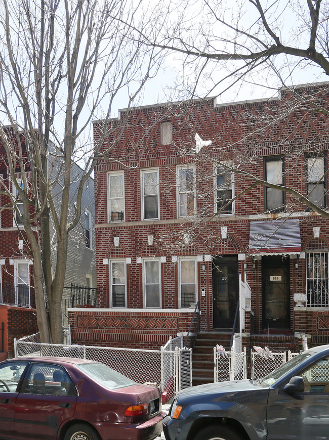 990 Carroll St in Brooklyn, NY - Building Photo - Building Photo