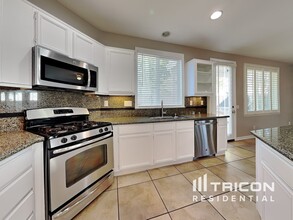 33516 Cedar Creek Ln in Lake Elsinore, CA - Building Photo - Building Photo