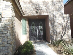 8118 Minots Ledge Ave in Las Vegas, NV - Building Photo - Building Photo