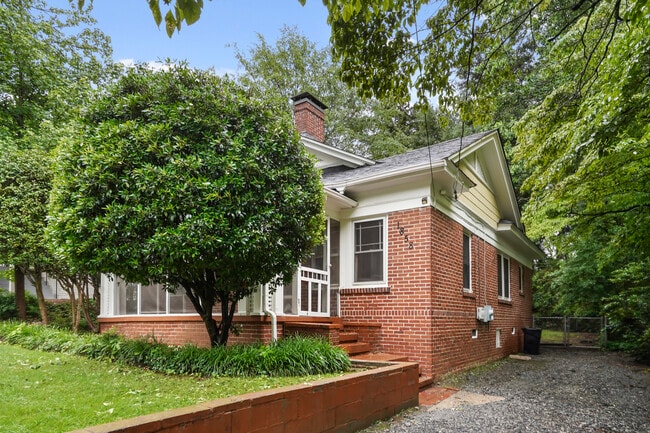 1858 Lyle Ave in Atlanta, GA - Building Photo - Building Photo