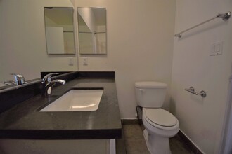 4215 Mary Ellen Ave, Unit 201 in Los Angeles, CA - Building Photo - Building Photo