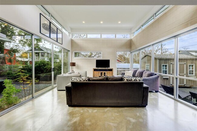 property at 919 Cardinal Ln