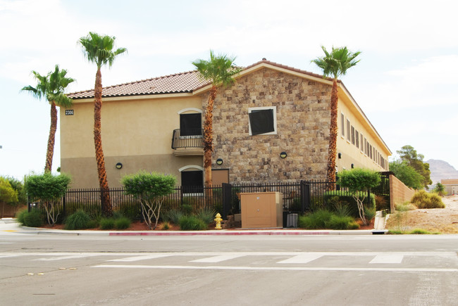 Bledsoe Lane Apartments in Las Vegas, NV - Building Photo - Building Photo