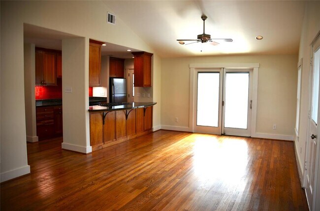 1245 Omar St in Houston, TX - Building Photo - Building Photo