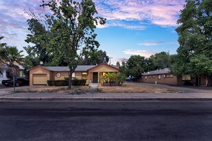 1103-1107 Gum Ave in Woodland, CA - Building Photo