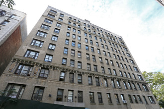 725 Riverside Dr in New York, NY - Building Photo - Building Photo