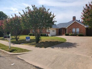 4017 Dorris Rd in Irving, TX - Building Photo - Building Photo