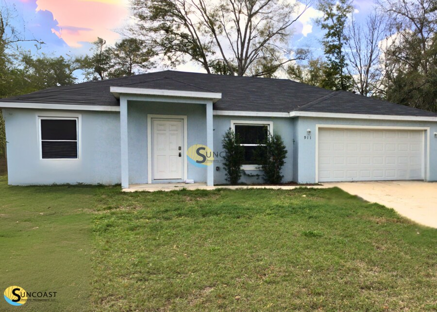 911 Constitution Blvd in Inverness, FL - Foto de edificio