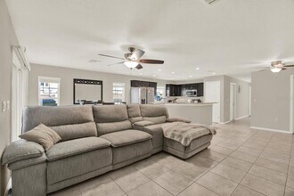 13103 Logan Captiva Ln in Gibsonton, FL - Foto de edificio - Building Photo