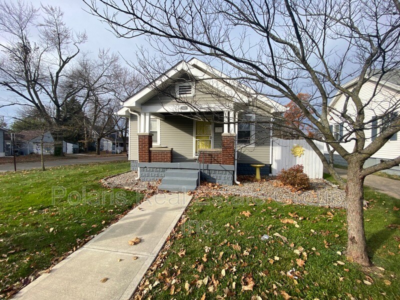 1102 N Emerson Ave in Indianapolis, IN - Building Photo