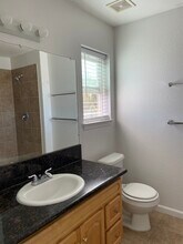 2616 Dobbins Way in Sacramento, CA - Building Photo - Building Photo