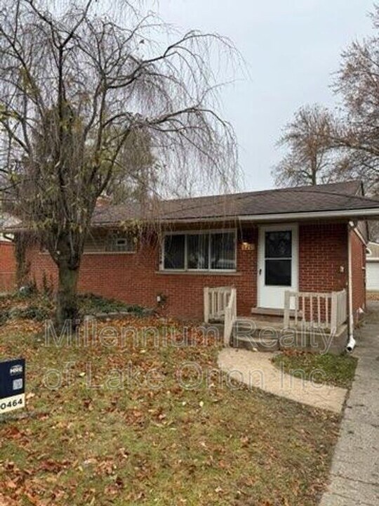 321 W Princeton Ave in Pontiac, MI - Building Photo