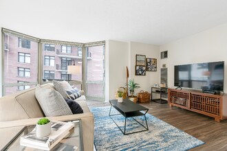 1064 N Dearborn St in Chicago, IL - Building Photo - Building Photo