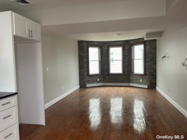 452 5th Ave-Unit -1 in Cedarhurst, NY - Building Photo - Building Photo