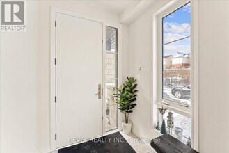 25 Lake Trail Way in Whitby, ON - Building Photo - Building Photo