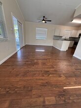 107 58th St E in Palmetto, FL - Foto de edificio - Building Photo