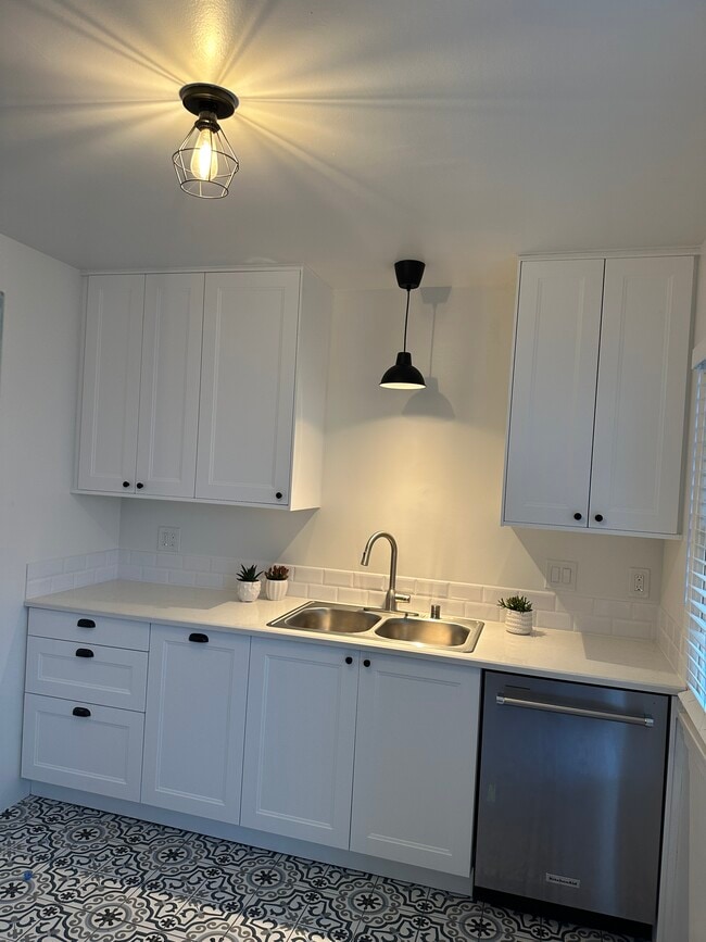 1849 S Beverly Glen Blvd, Unit 1849 1.5