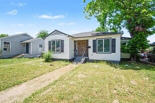 2475 Volga Ave in Dallas, TX - Building Photo