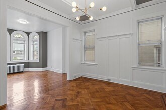 114 Carlton Ave in Jersey City, NJ - Foto de edificio - Building Photo