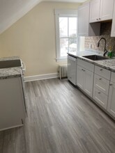 3 Sylvania Rd in Portsmouth, RI - Building Photo - Building Photo