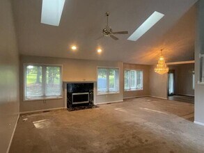 5860 Par View Dr in Ypsilanti, MI - Building Photo - Building Photo