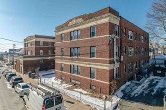 63-75 Hancock St in Everett, MA - Foto de edificio - Building Photo