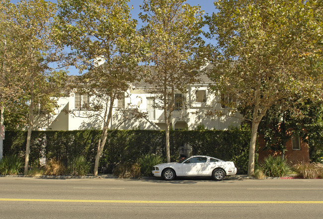 1301 N Alta Vista Blvd in Los Angeles, CA - Building Photo - Building Photo