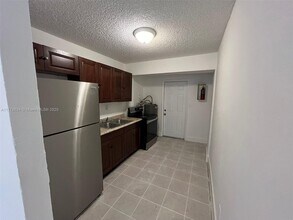 715 NW 15th Terrace in Fort Lauderdale, FL - Building Photo - Building Photo