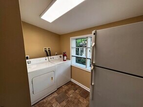 21 Point Breeze Ave in Clementon, NJ - Building Photo - Building Photo