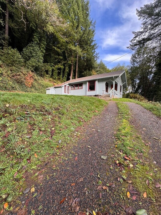 95389 Haynes Way Ln in North Bend, OR - Foto de edificio - Building Photo