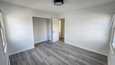 231 Prospect Ave in Pewaukee, WI - Building Photo - Building Photo